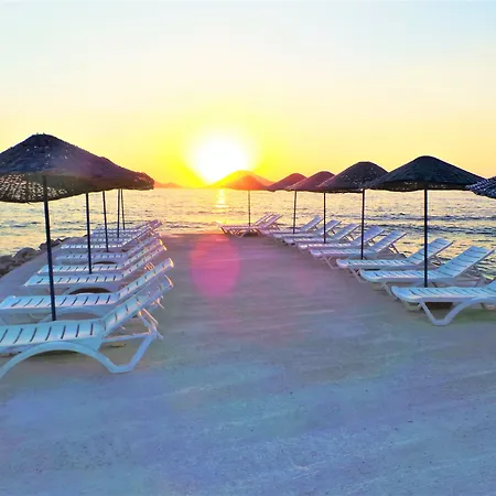 Sunset Mavi بيت للعطل تورغوتْريس