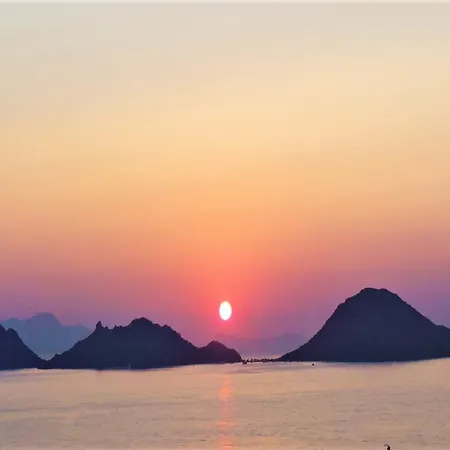 Sunset Mavi *